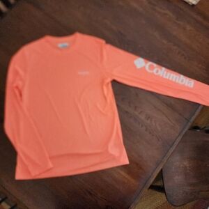 Columbia Womens performance shirt